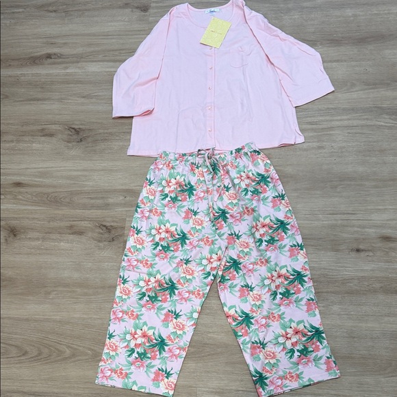 Midnight by Carole Hochman Other - Carole Hochman Pink and Green Floral pajama set